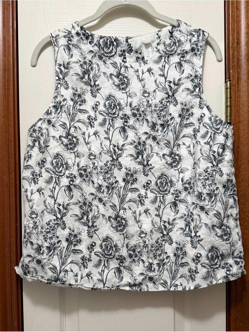 Joie 100% linen white black floral sleeveless shirt woman’s size medium